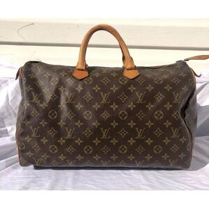Authentic Louis Vuitton Monogram Speedy 40 – Good Condition w/ Lock & Key